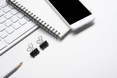 Ofis resepsiyon masası malzemeleri ile. Düz yatıyordu iş işyeri ve nesneleri. Üstten Görünüm. Metin için yer kopyalayın