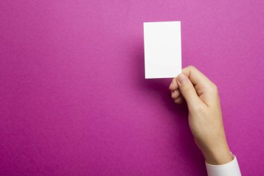 Soyut arka planda kartviziti boş tutma