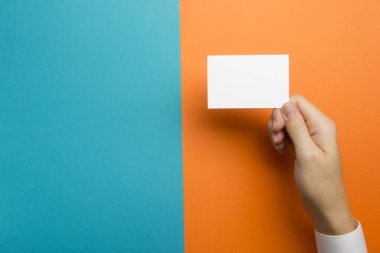 Soyut arka planda kartviziti boş tutma