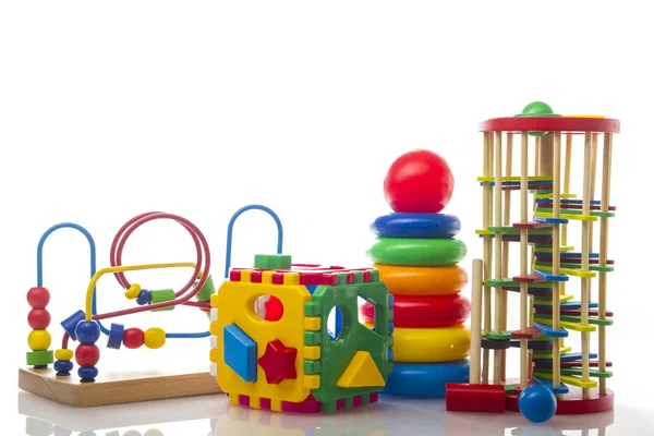 Conjunto de juguetes para niños aislados sobre fondo blanco — Foto de Stock