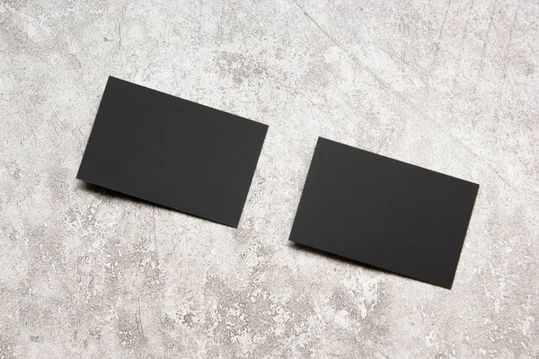 Geçmişinde siyah kartvizit yok. Kimlik tasarımı, şirket şablonları, şirket tarzı. Düz yatıyordu