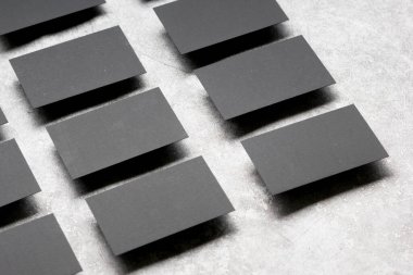 Geçmişinde siyah kartvizit yok. Kimlik tasarımı, şirket şablonları, şirket tarzı. Düz yatıyordu