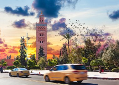 Dünya çapında seyahat kavramı. Koutoubia Cami, Marrakech, Morocco.Koutoubia Camii, Marrakesh, Morocco.