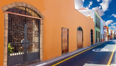 Kanarya Islands.Tenerife,La laguna köyü. Seyahat ve Turizm Canaries.Travel ve İspanyol kırsal köylerde Turizm. Ev ve sokak