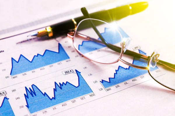 Marktdaten Und Bankobjekte Über Statistiken Und Graphiken Wirtschaft Und Finanzieller — Stockfoto