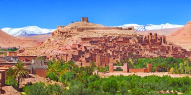 Turizm ve Marakeş 'te seyahat. Fas' ın doğal manzaraları. Ouarzazate Köyü
