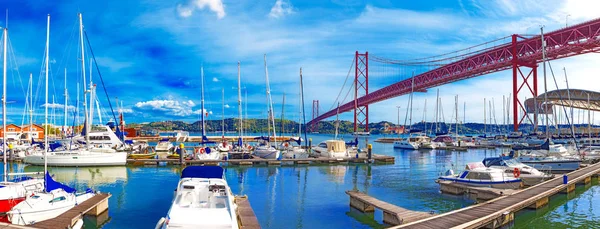 Stadsbilden Lissabon Och Seaport Underhållning Och Fritid Portugal Boats Segelbåtar — Stockfoto