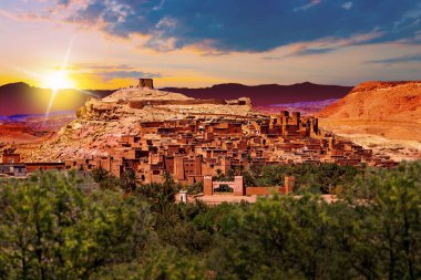 Turizm ve Marakeş 'te seyahat. Fas' ın doğal manzaraları. Ouarzazate Köyü