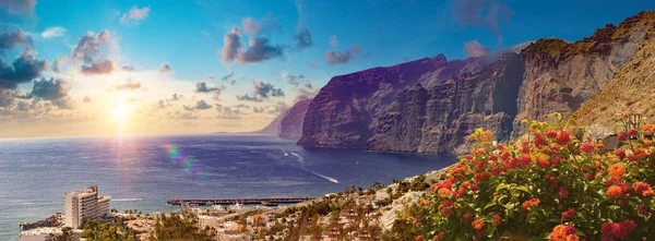 Landskap Kanarieöarna Hav Och Bebyggelse Los Gigantes Cliff Kanarieöarna Teneriffa — Stockfoto