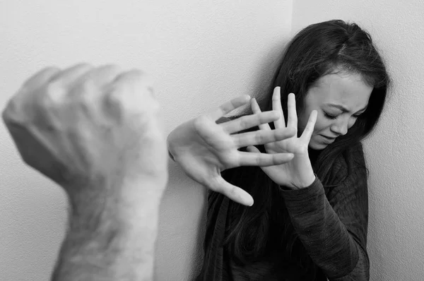 Abused Woman Trying Escape Domestic Violence — Stock Photo, Image