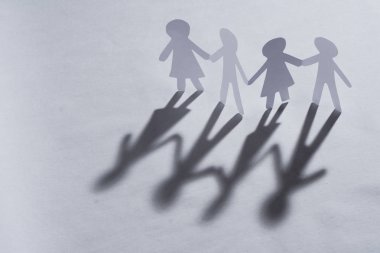 Kağıt takımı elele