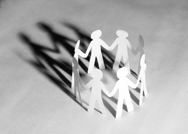 Бумажная команда объединила концепцию партнерства
