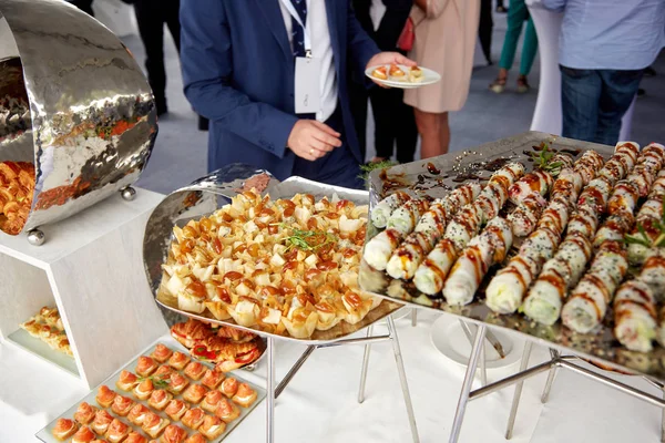 Men Blue Suits Choosing Food Banquet — Stock Photo, Image