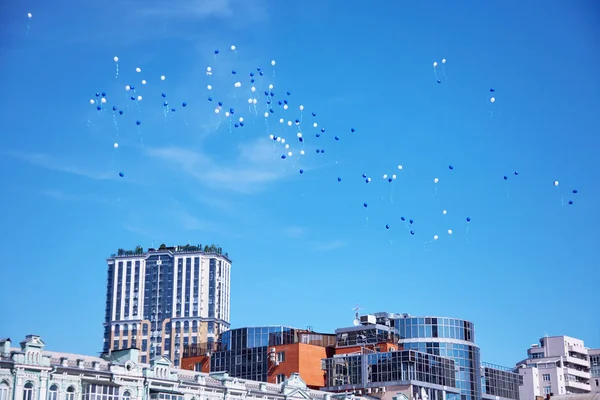 天空中的气球 — 图库照片