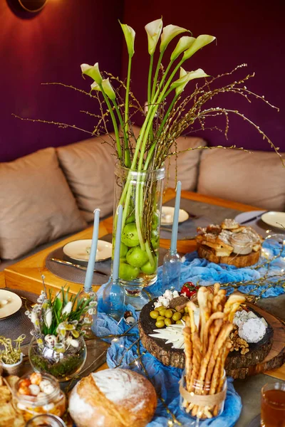 Käsebrunch, Blauschimmelkäse, Köstlichkeiten — Stockfoto