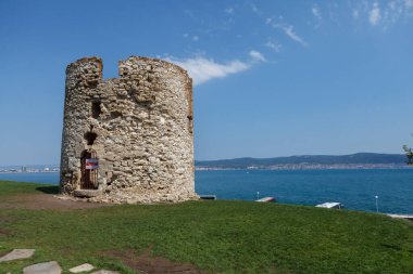 Bulgaristan 'ın Nessebar kentindeki eski yel değirmeni