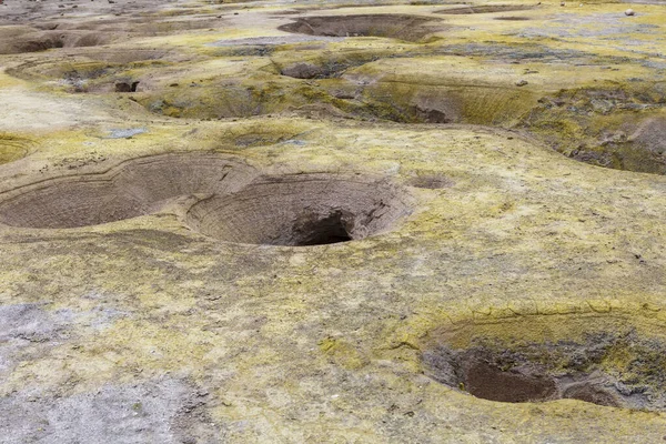 Dziury Kraterze Wulkanicznym Wulkan Nisyros Grecja — Zdjęcie stockowe