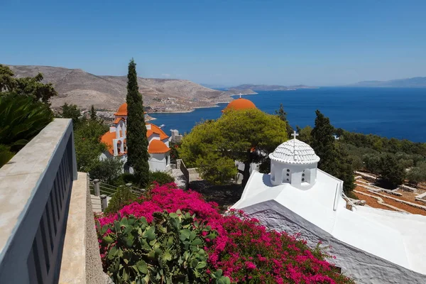 Vackert Kloster Agios Savvas Ligger Toppen Kulle Ovanför Pothia Town — Stockfoto