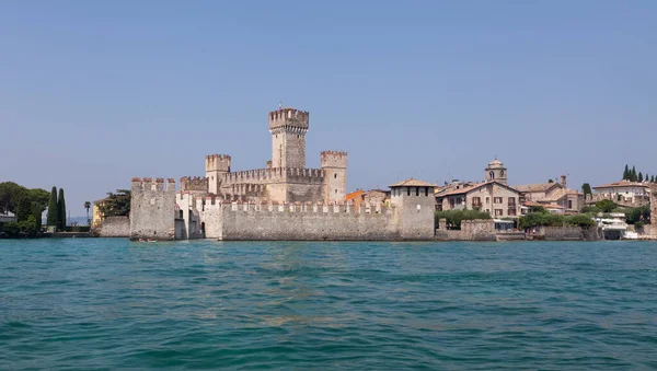 Veduta Del Castello Sirmione Sul Lago Garda — Foto Stock