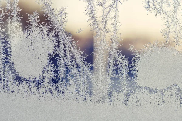 Janela Congelada Inverno Uma Manhã Fria Com Padrões Geada Vidro — Fotografia de Stock