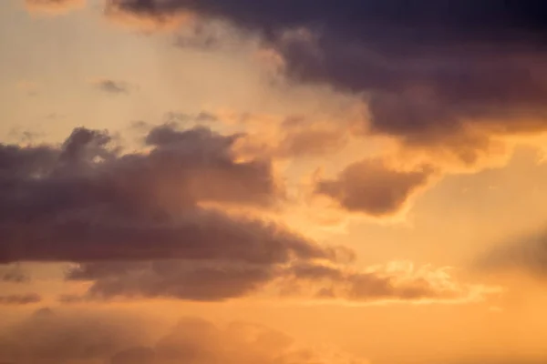 Zonsondergang Prachtige Kleuren Met Wolken Die Betrekking Hebben Zon Aan — Stockfoto