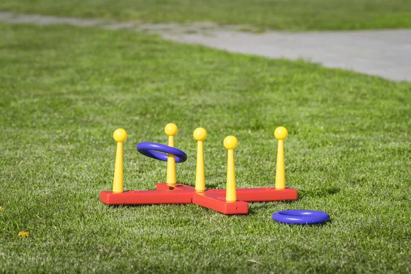 Anel Jogar Jogo Verão Gramado Verde Sol Feito Plástico — Fotografia de Stock