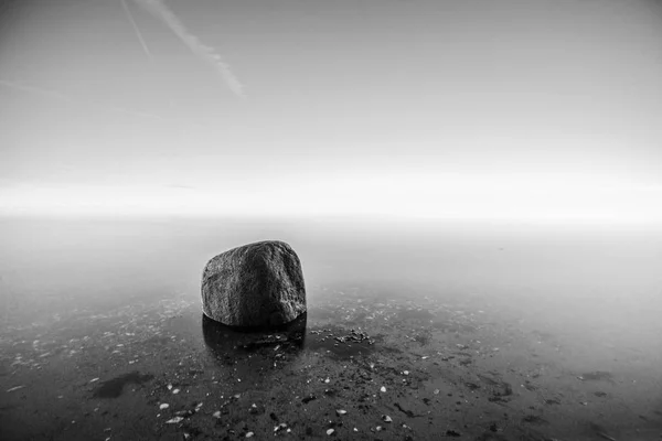 Single Rock Water Sea Black White Colors — Stock Photo, Image
