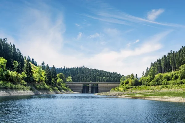 Dam in a colorful landscape in the summer — Stock Photo, Image