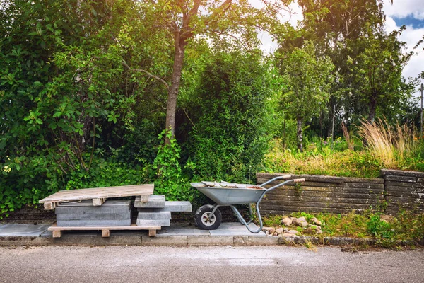 Wheelbarrow Tiles Street Green Garden — Stock Photo, Image