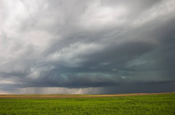 Närmar Sig Svår Storm Avger Konstig Grön Glöd Himlen Kraftigt — Stockfoto