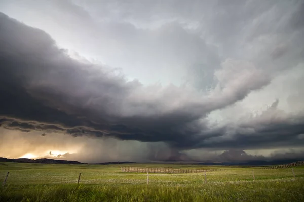 Burza Supercell Spada Duże Ilości Deszczu Grad Wysokich Równinach Wyoming — Zdjęcie stockowe