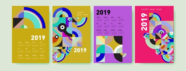 2019 Kalender Ontwerpsjabloon Met Kleurrijke Veelhoekige Afbeelding Achtergrond — Stockvector