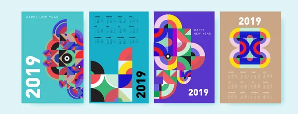 2019年日历设计模板与五颜六色的多边形插图背景 — 图库矢量图片