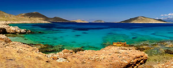 Playa de Ftanagia Isla Chalki panorámica — Foto de Stock