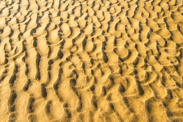 Sanden Strand Med Vågor — Stockfoto