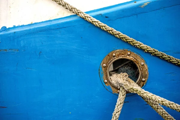 Bolwerk Met Meertrossen Van Een Trawler — Stockfoto