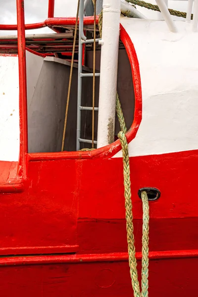 Mooring Line Trawler Red Ship Hull — Stock Photo, Image