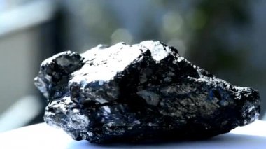 bir dönüş tablo üzerinde kömür