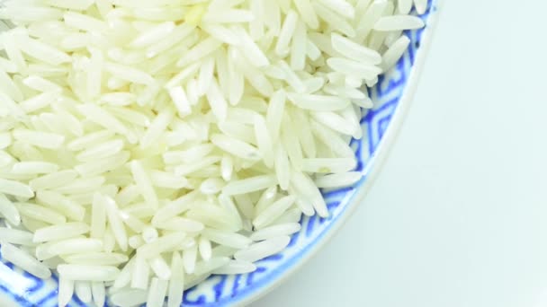 Riz Basmati Blanc Sur Une Table Rotative Dans Une Macro — Video