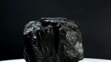 bir dönüş tablo üzerinde kömür