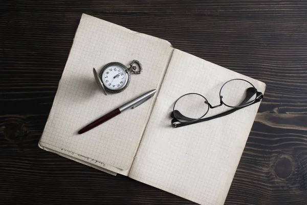 Oude Vintage Dagboek Boek Houten Tafel Uit Bovenstaande — Stockfoto