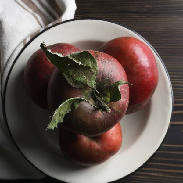 Organic Apples Wooden Background — Stock Photo, Image