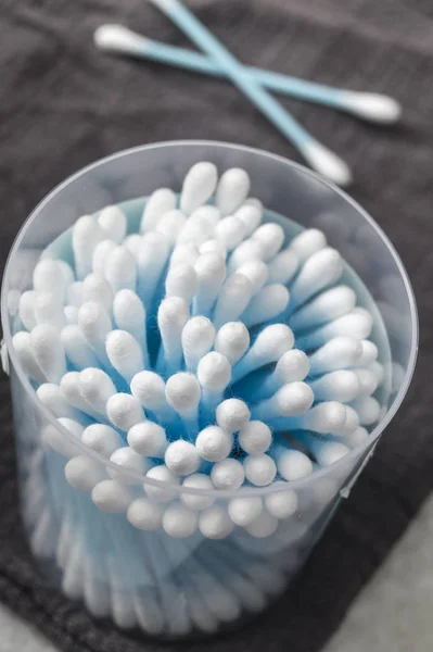 Close up  on ear cleaning sticks in the box — Stock Photo, Image