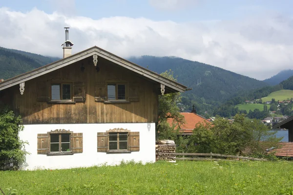 Blick Auf Ein Haus Tegernsee Deutschland Einem Sommertag — Stockfoto