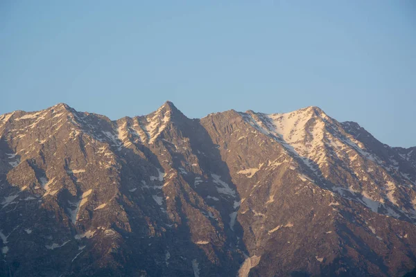 Una Hermosa Vista Cordillera Del Himalaya Dhauladhar Atardecer Kareri Himachal —  Fotos de Stock