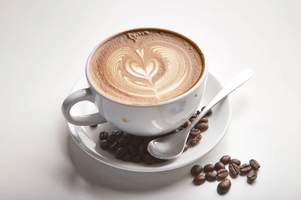 Latte Art Von Heißen Kaffee Latte Auf Weißem Hintergrund — Stockfoto