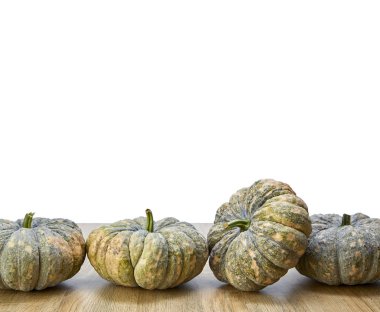 Ahşap tahta üzerinde Tay sebze yeşil kabak