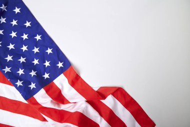 Amerikan bayrağı sınır düz beyaz arka plan üzerinde