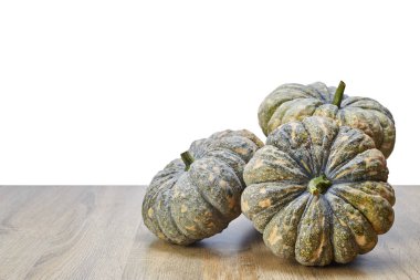 Ahşap tahta üzerinde Tay sebze yeşil kabak