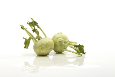 İki kesilmiş alabaşlar isoalted beyaz bir arka plan üzerinde